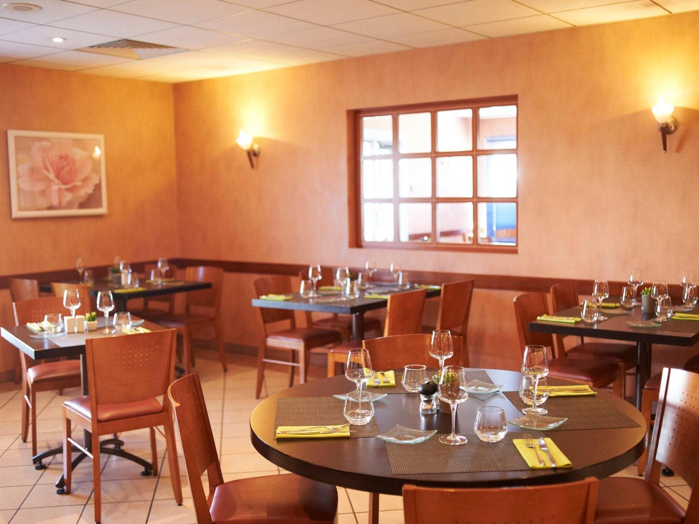 Logis Hotel Angers Sud Zewnętrze zdjęcie