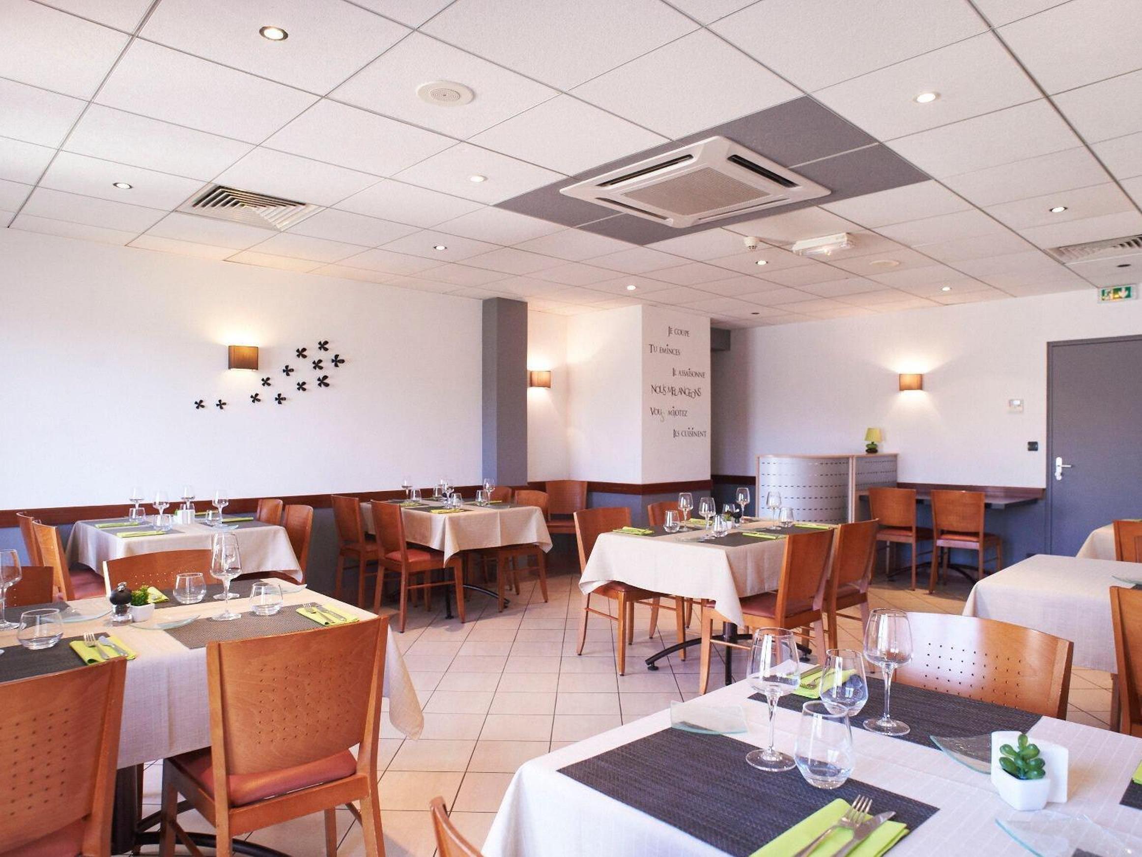 Logis Hotel Angers Sud Zewnętrze zdjęcie